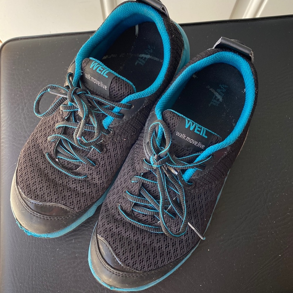 WEIL sneakers Size 5.